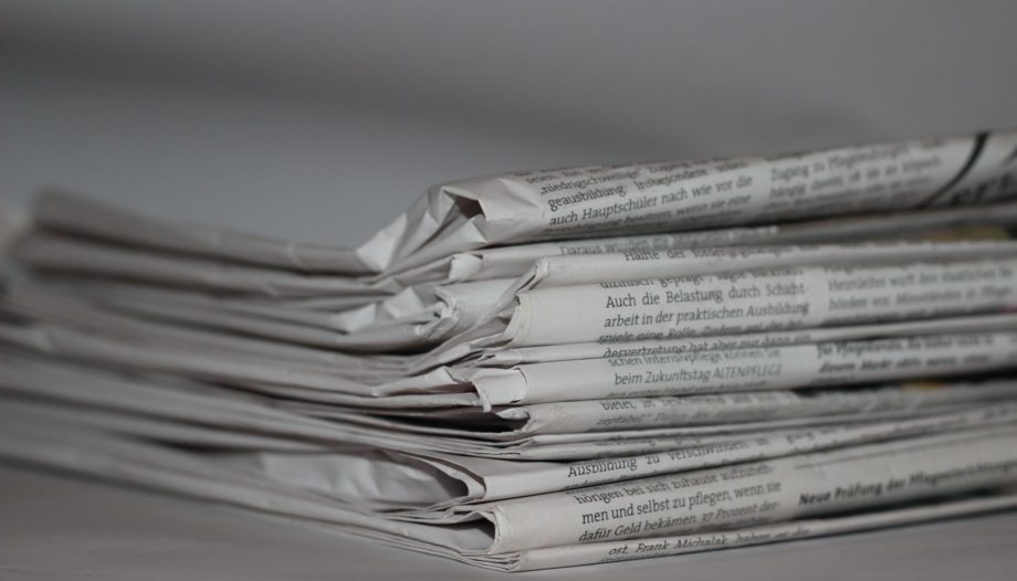 folded-newspapers-158651