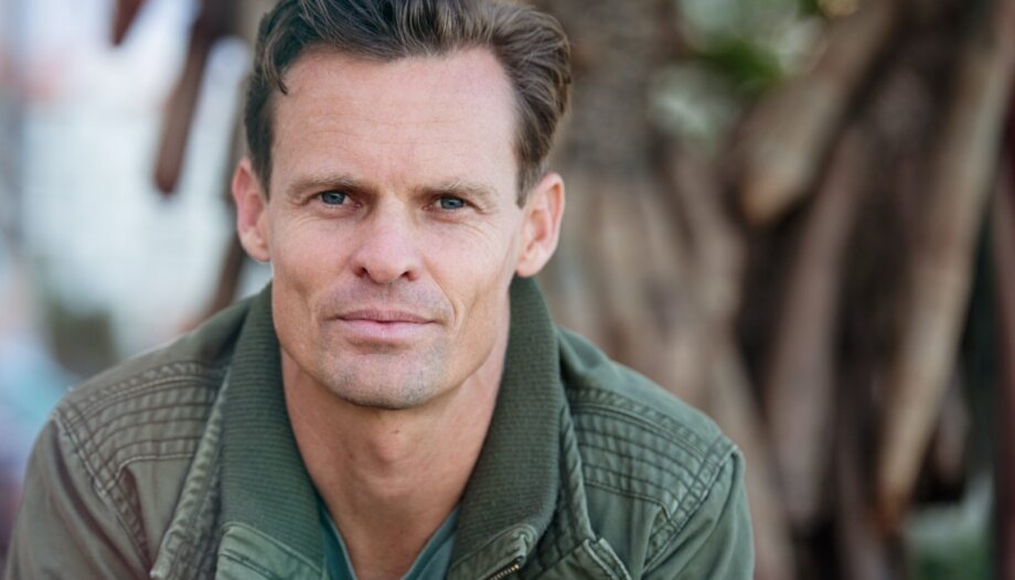 pexels-nathan-cowley-1300402