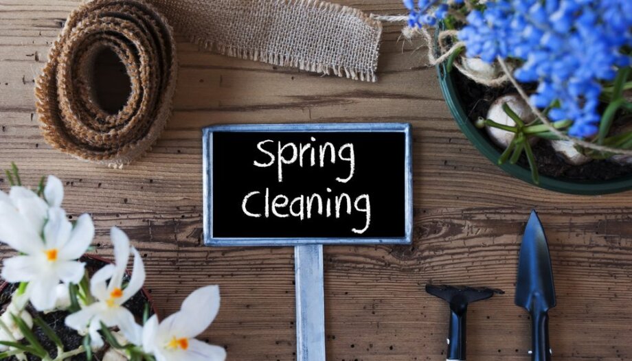 Flowers,,Sign,,Text,Spring,Cleaning